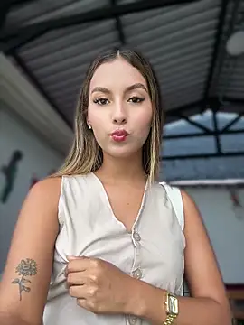 Snapshot of Valeria-escobar chatting on July 21, 2026, 11:33 am Valeria-escobar online show from July 21, 2026, 11:33 am