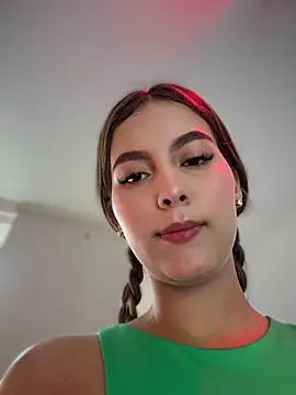 Snapshot of Valeria-escobar chatting on June 27, 2026, 12:11 pm Valeria-escobar online show from June 27, 2026, 12:11 pm