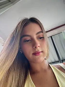 Snapshot of Valeria-escobar chatting on June 10, 2026, 12:39 pm Valeria-escobar online show from June 10, 2026, 12:39 pm