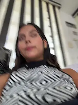 Snapshot of Valeria-escobar chatting on April 19, 2026, 1:56 pm Valeria-escobar online show from April 19, 2026, 1:56 pm