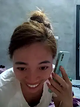 little-effy online show from December 15, 2025, 10:43 am