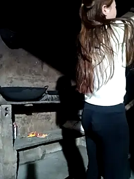 little-effy online show from February 12, 2026, 10:42 pm