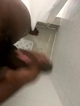 Snapshot of Comeonmyhouse22cm chatting on January 10, 2026, 4:19 am Comeonmyhouse22cm online show from January 10, 2026, 4:19 am