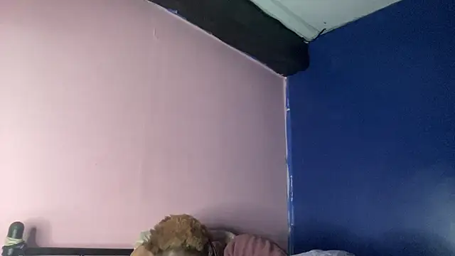 queenalliyahalecia online show from December 17, 2025, 5:01 am