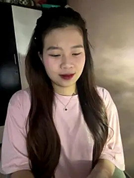 Snapshot of Bae1103_ chatting on December 15, 2025, 10:10 am Bae1103 online show from December 15, 2025, 10:10 am