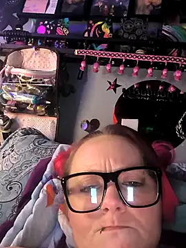 Snapshot of MidnightSeducer@xh chatting on February 5, 2026, 11:06 am MidnightSeducerxh online show from February 5, 2026, 11:06 am