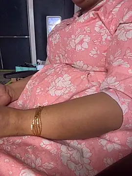 butterflyslay online show from February 26, 2026, 6:02 am