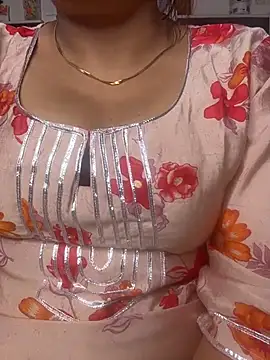 butterflyslay online show from February 17, 2026, 2:31 am