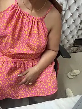 butterflyslay online show from April 6, 2026, 6:47 am