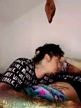 Snapshot of shadowofpleasure chatting on December 17, 2025, 11:37 am shadowofpleasure online show from December 17, 2025, 11:37 am