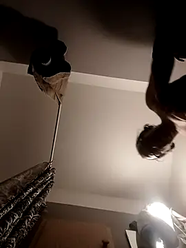 Olivassl22 online show from April 7, 2026, 6:21 pm