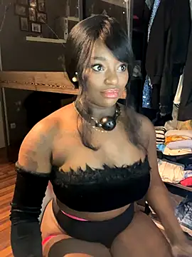 Snapshot of Hotkaylaaaaa chatting on December 17, 2025, 11:43 pm Hotkaylaaaaa online show from December 17, 2025, 11:43 pm