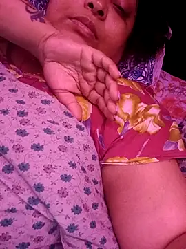 Snapshot of peu8 chatting on February 15, 2026, 6:07 pm peu8 online show from February 15, 2026, 6:07 pm