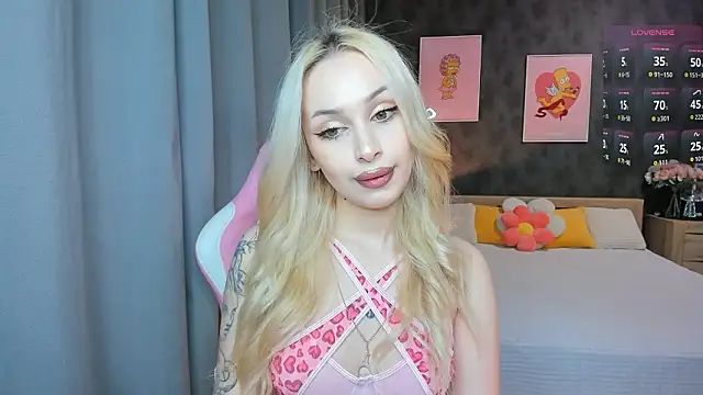 Snapshot of LanaMiracle chatting on February 17, 2026, 4:10 am LanaMiracle online show from February 17, 2026, 4:10 am