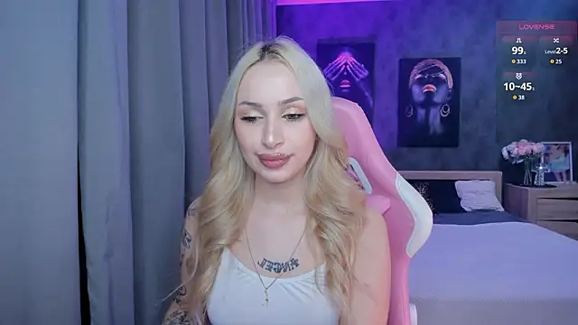 Snapshot of LanaMiracle chatting on February 3, 2026, 4:10 am LanaMiracle online show from February 3, 2026, 4:10 am