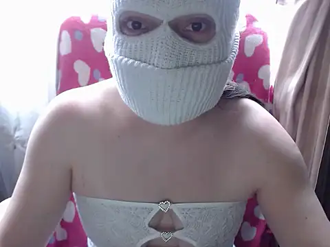 Snapshot of 666maskgirl chatting on May 12, 2026, 5:08 pm 666maskgirl online show from May 12, 2026, 5:08 pm