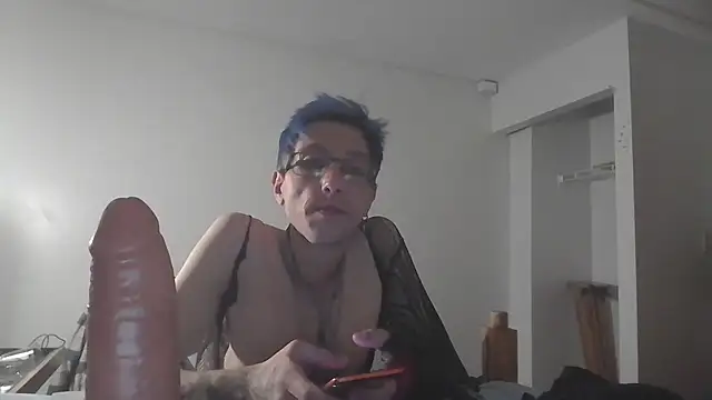 Snapshot of AskAveryAnything chatting on December 16, 2025, 10:52 am AskAveryAnything online show from December 16, 2025, 10:52 am