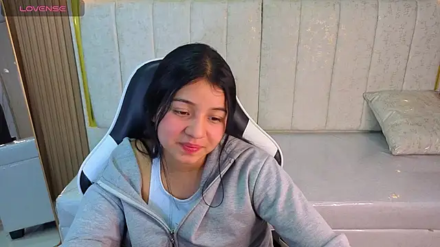 Snapshot of Sofi_Adams_Tx chatting on December 17, 2025, 1:38 pm Sofi Adams Tx online show from December 17, 2025, 1:38 pm