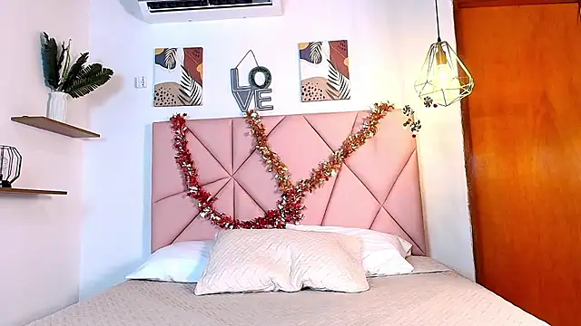 Snapshot of emily_burton18 chatting on January 14, 2026, 12:09 pm emily burton18 online show from January 14, 2026, 12:09 pm