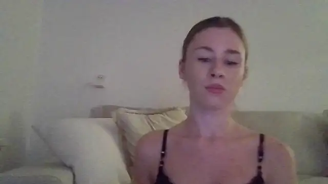 xxQueenxx online show from December 15, 2025, 7:20 pm