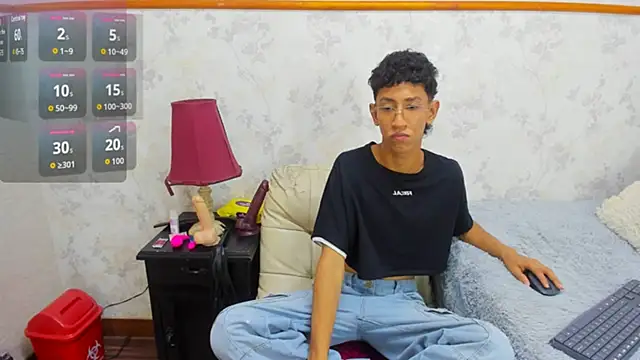 Snapshot of NoaMillers chatting on December 18, 2025, 7:50 pm NoaMillers online show from December 18, 2025, 7:50 pm