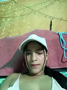 Snapshot of Natacha_31 chatting on January 31, 2026, 8:40 pm Natacha 31 online show from January 31, 2026, 8:40 pm