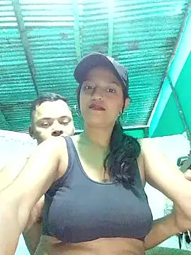 Snapshot of Natacha_31 chatting on February 5, 2026, 8:48 pm Natacha 31 online show from February 5, 2026, 8:48 pm