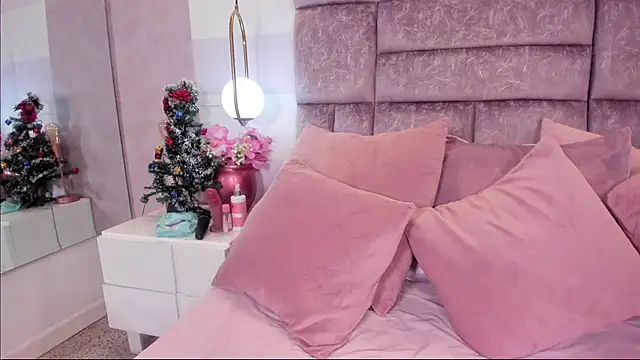 Snapshot of miaa_quinn chatting on December 18, 2025, 2:49 am miaa quinn online show from December 18, 2025, 2:49 am