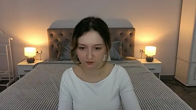 CyrenaLuxe online show from April 7, 2026, 6:04 am