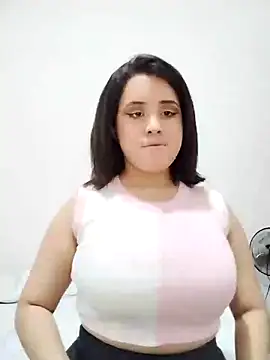 Snapshot of Missnia chatting on April 8, 2026, 1:12 pm Missnia online show from April 8, 2026, 1:12 pm
