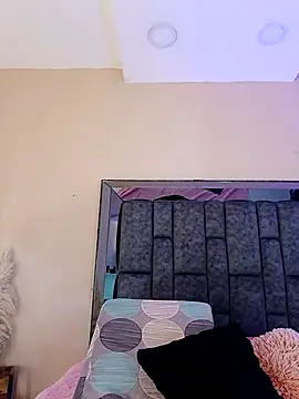 Jasmineloki online show from February 22, 2026, 8:32 pm