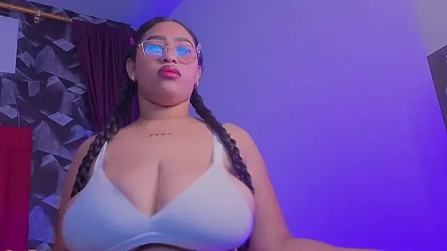 Snapshot of sasha_rousse chatting on December 18, 2025, 8:12 pm sasha rousse online show from December 18, 2025, 8:12 pm