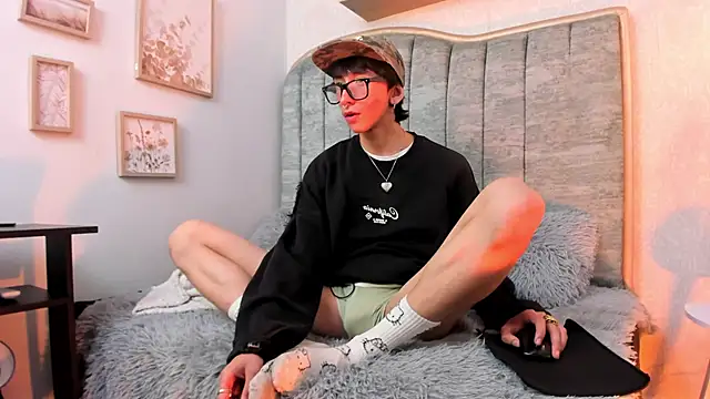 Cody Bloom online show from April 15, 2026, 5:13 am