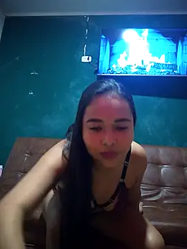 exotica lui online show from December 17, 2025, 4:01 pm