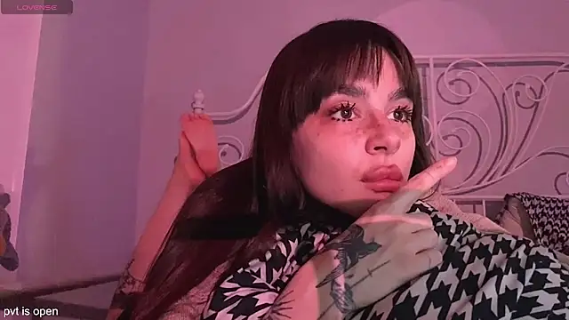 xx lily online show from December 15, 2025, 12:49 am