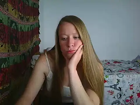 Snapshot of arianna_blonde chatting on December 19, 2025, 11:18 pm arianna blonde online show from December 19, 2025, 11:18 pm