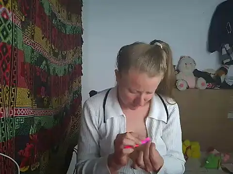 arianna blonde online show from February 24, 2026, 3:40 am