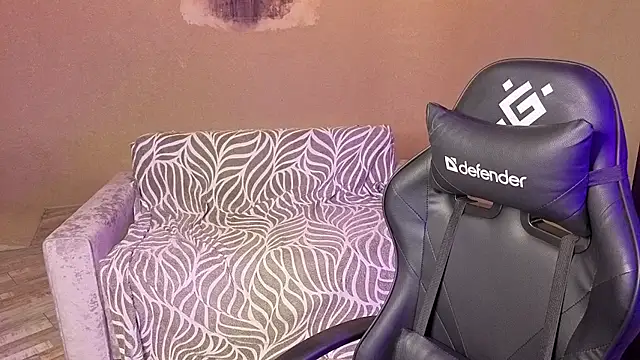 Snapshot of DianaLure chatting on December 18, 2025, 3:27 pm DianaLure online show from December 18, 2025, 3:27 pm