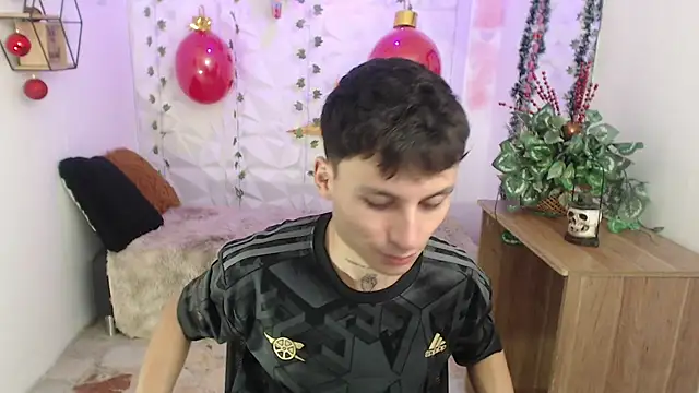 Noah Vera online show from December 20, 2025, 3:31 am