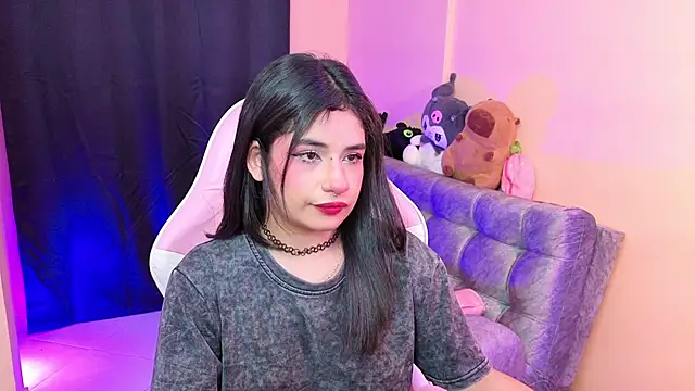 bonnieTaylor1 online show from December 18, 2025, 4:39 am