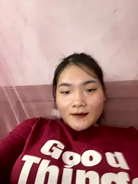 Snapshot of Moonlight_see123 chatting on December 17, 2025, 10:20 am Moonlight see123 online show from December 17, 2025, 10:20 am