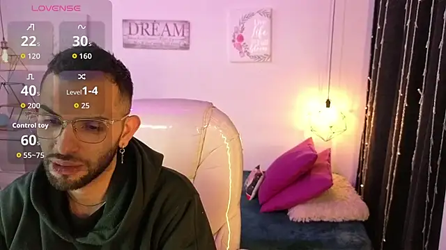 Snapshot of annie_and_ryan chatting on March 1, 2026, 4:45 am annie and ryan online show from March 1, 2026, 4:45 am