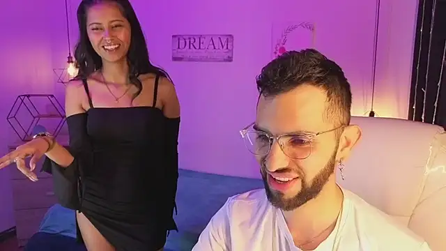 Snapshot of annie_and_ryan chatting on January 10, 2026, 4:08 am annie and ryan online show from January 10, 2026, 4:08 am