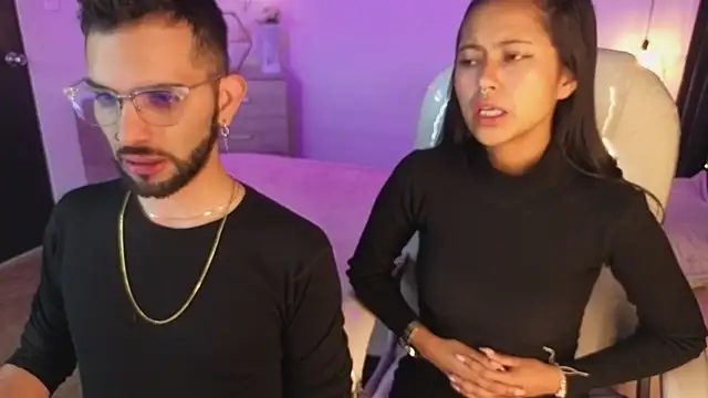 Snapshot of annie_and_ryan chatting on December 18, 2025, 4:28 am annie and ryan online show from December 18, 2025, 4:28 am