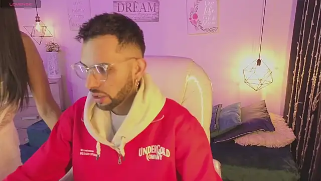 Snapshot of annie_and_ryan chatting on February 1, 2026, 4:44 am annie and ryan online show from February 1, 2026, 4:44 am