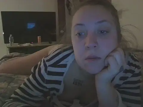 Snapshot of dixielover1229 chatting on January 13, 2026, 6:45 pm dixielover1229 online show from January 13, 2026, 6:45 pm