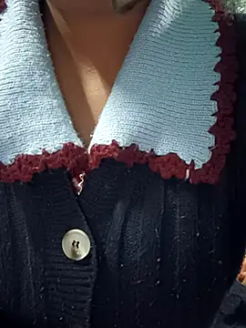 teena-11 online show from December 15, 2025, 1:17 pm