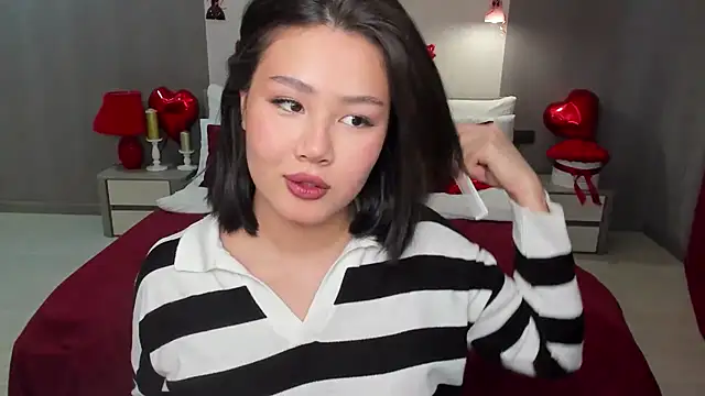 Brunette Charm online show from February 16, 2026, 11:09 am