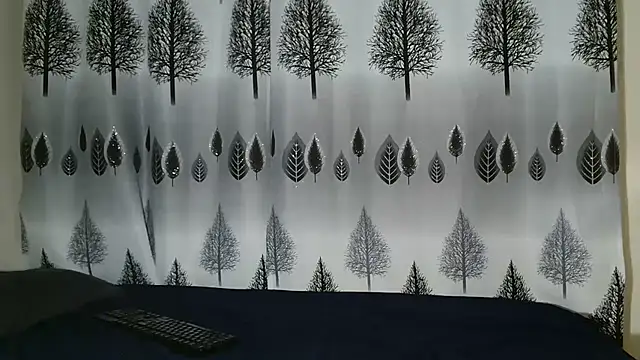 Snapshot of Yellowmellow01 chatting on February 2, 2026, 6:40 pm Yellowmellow01 online show from February 2, 2026, 6:40 pm