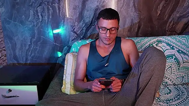 Snapshot of Sebas_Gerrero chatting on December 17, 2025, 3:22 am Sebas Gerrero online show from December 17, 2025, 3:22 am